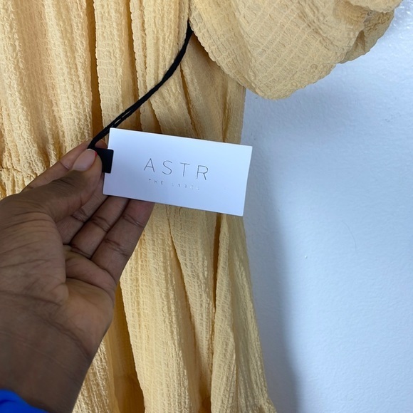 NWT ASTR Gauzy Puff Sleeve Tiered Midi Maxi Dress - Picture 3 of 7